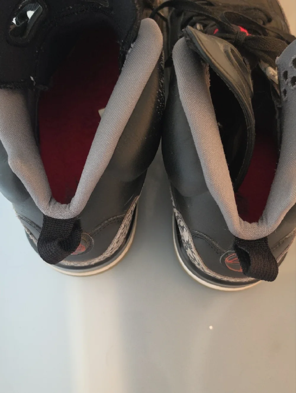 Jordan Spizike Men's Black and Grey Retro Basketball Sneakers - Picture 4 of 5